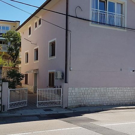 Apartman Sevilya Kostrena Exterior foto